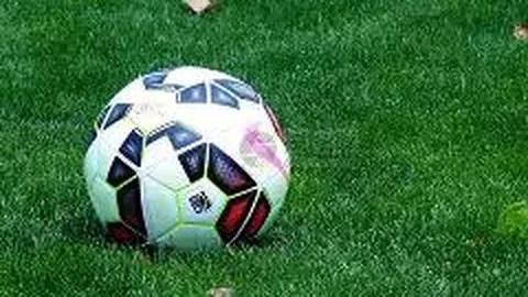 B费离队传闻笼罩曼联，赛季告别红魔引球迷感慨！